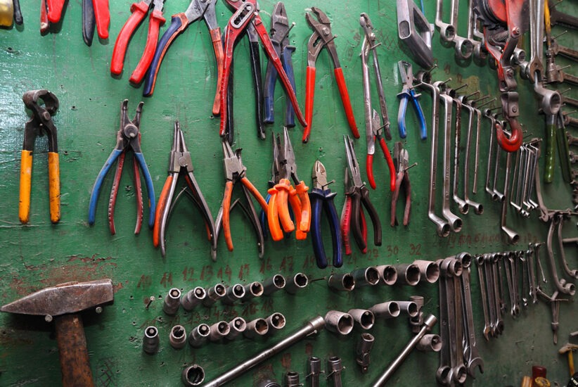 What features should you look for in a reliable tool supplier in 2025?